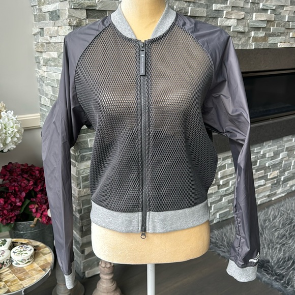 Adidas by Stella McCartney Cropped Warm up Jacket Size Medium. Gray color. - Picture 1 of 10